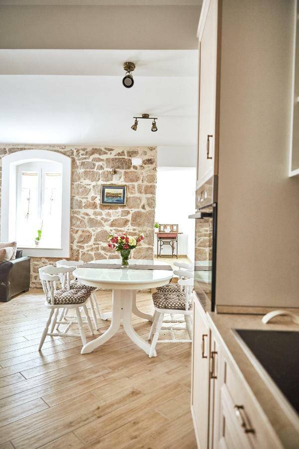 Apartment Vintage Kaštela Екстериор снимка